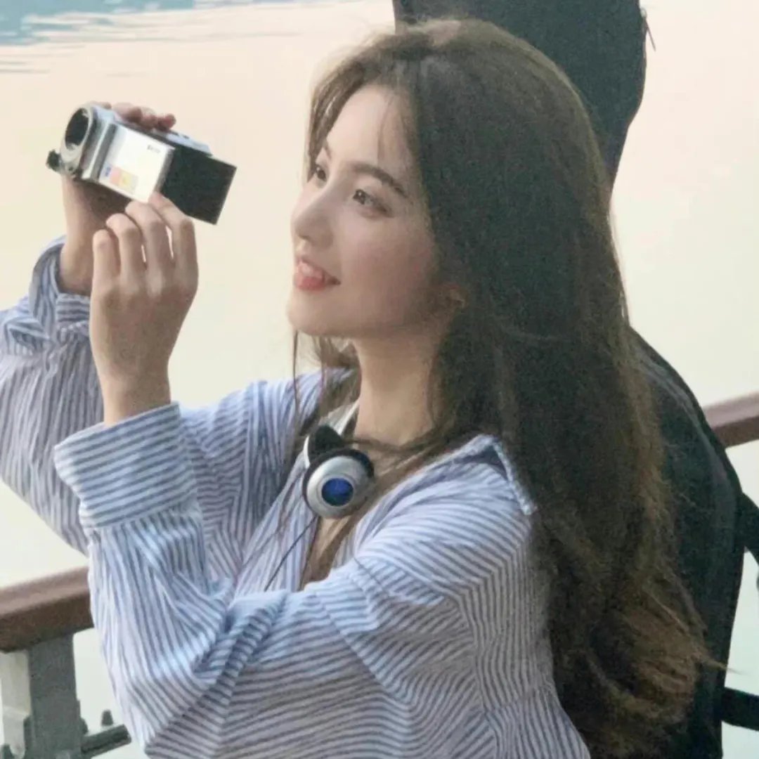 下山后，桃花朵朵开