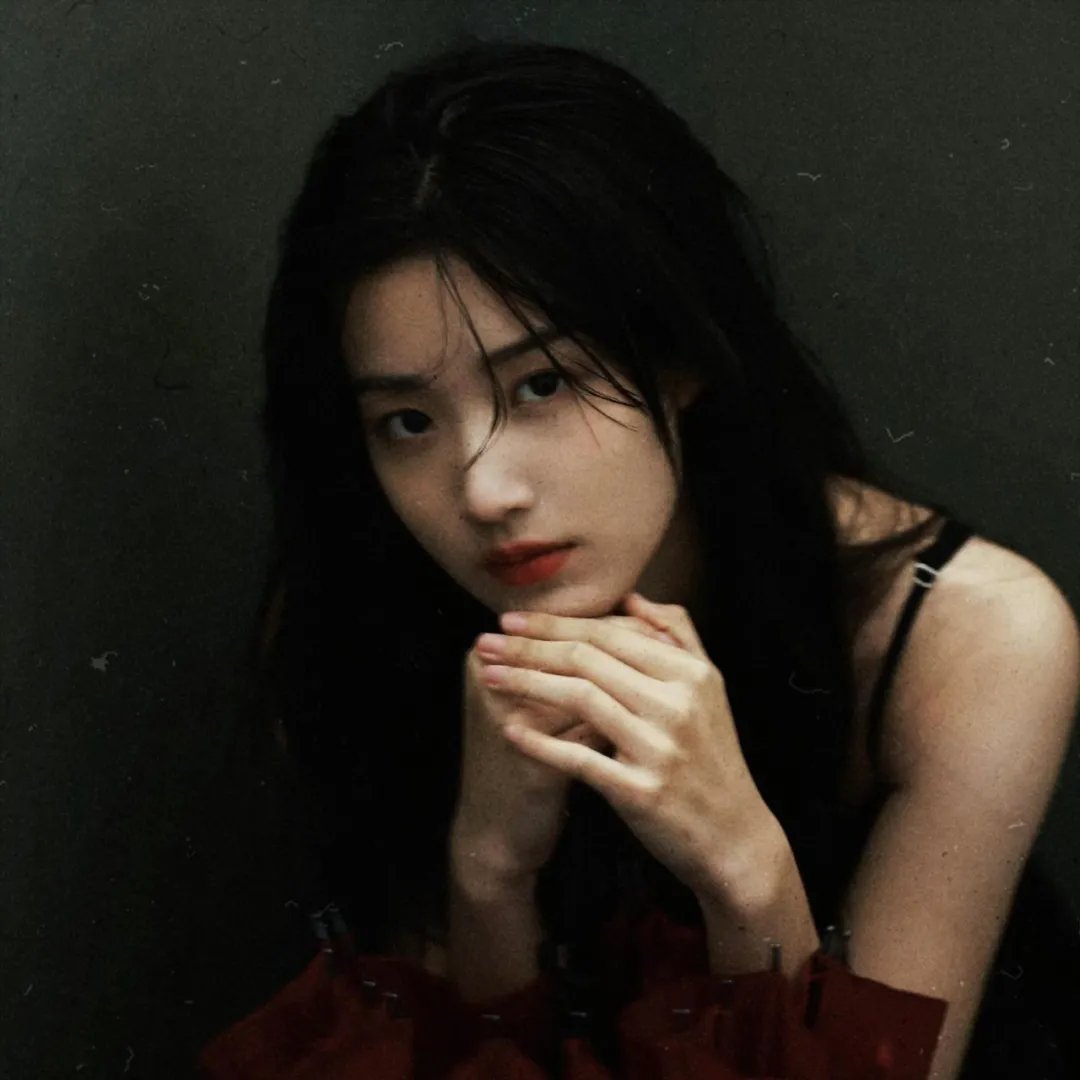 莫妮克：自我介绍一下